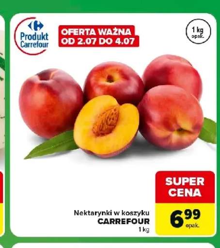 Nektarynki w koszyku Carrefour